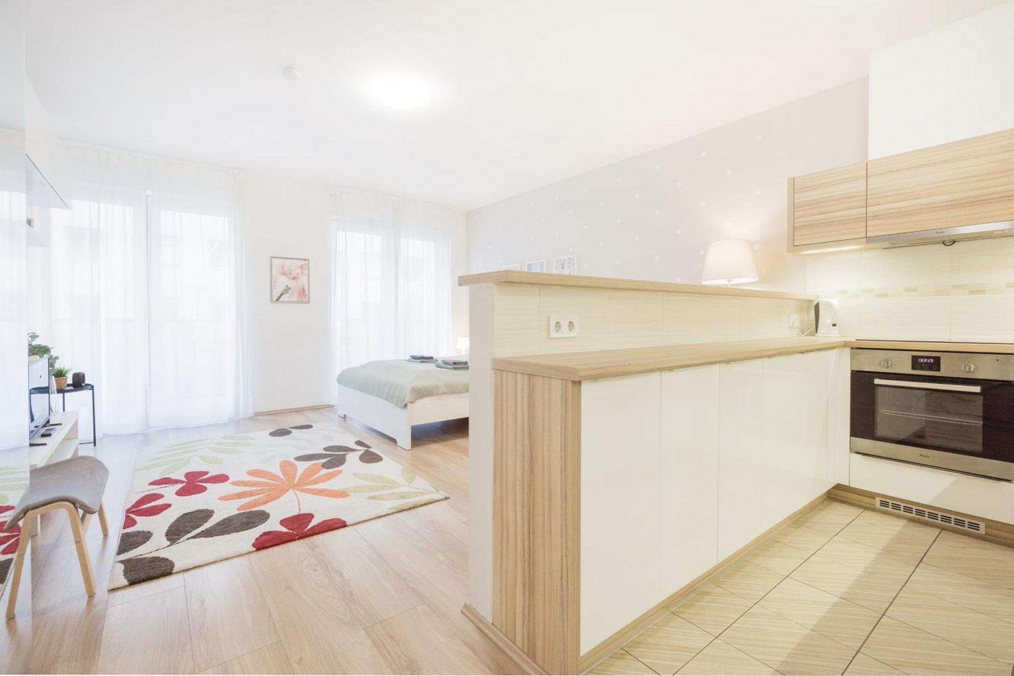 شقة The Chic Crib With Balcony بودابست المظهر الخارجي الصورة