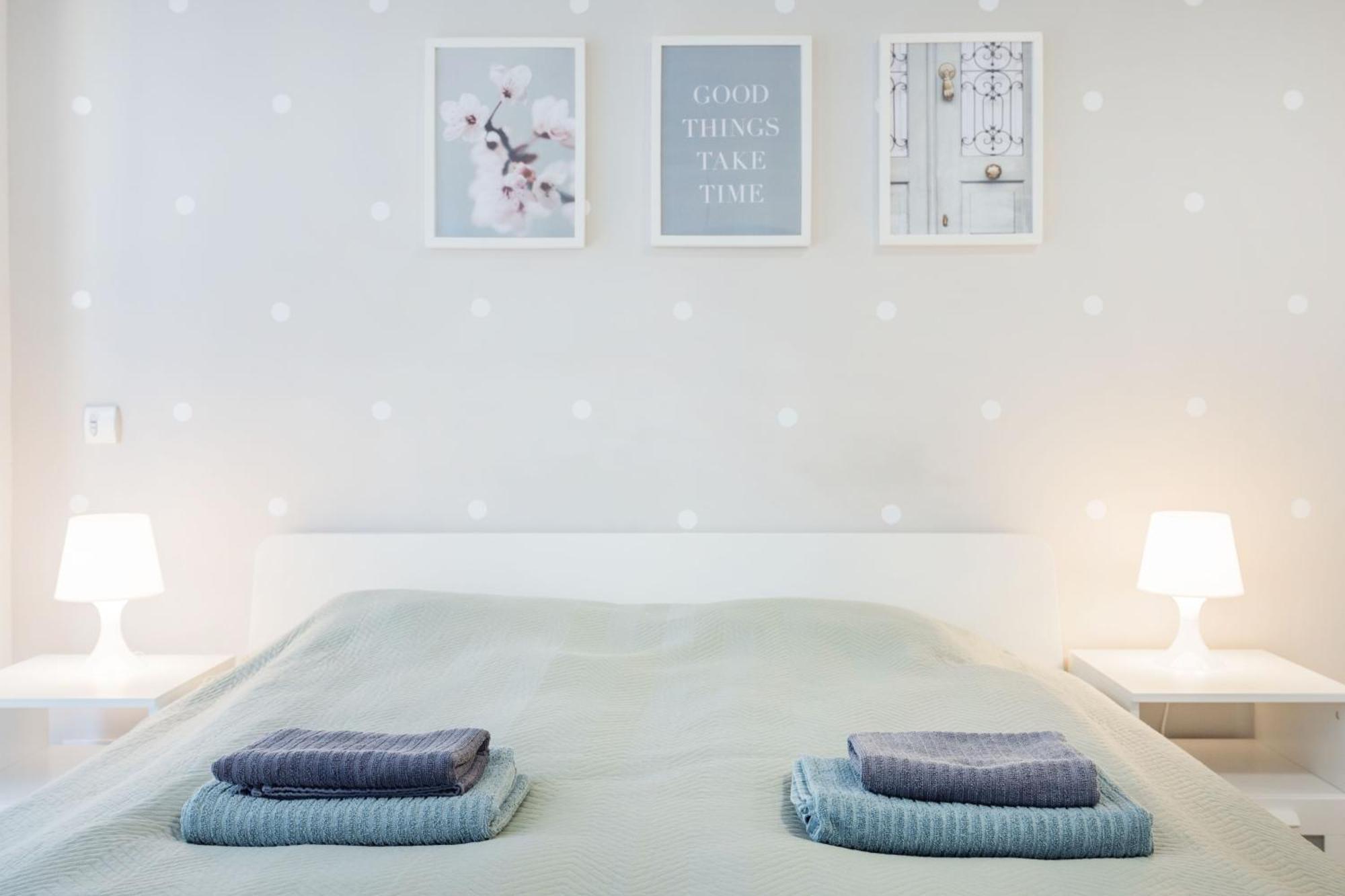 شقة The Chic Crib With Balcony بودابست المظهر الخارجي الصورة