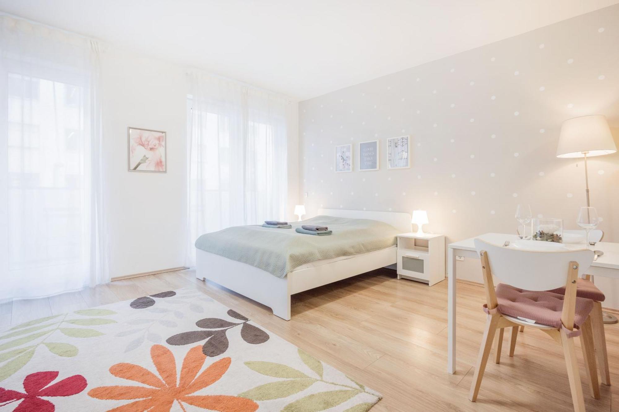 شقة The Chic Crib With Balcony بودابست المظهر الخارجي الصورة